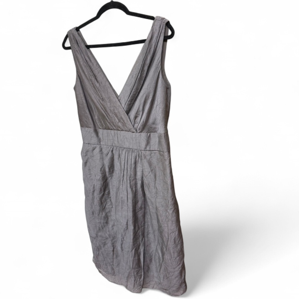 Suzi Chin for Maggy Boutique Taupe Crinkle Metallic V-Neck Cocktail Dress - Picture 4 of 10